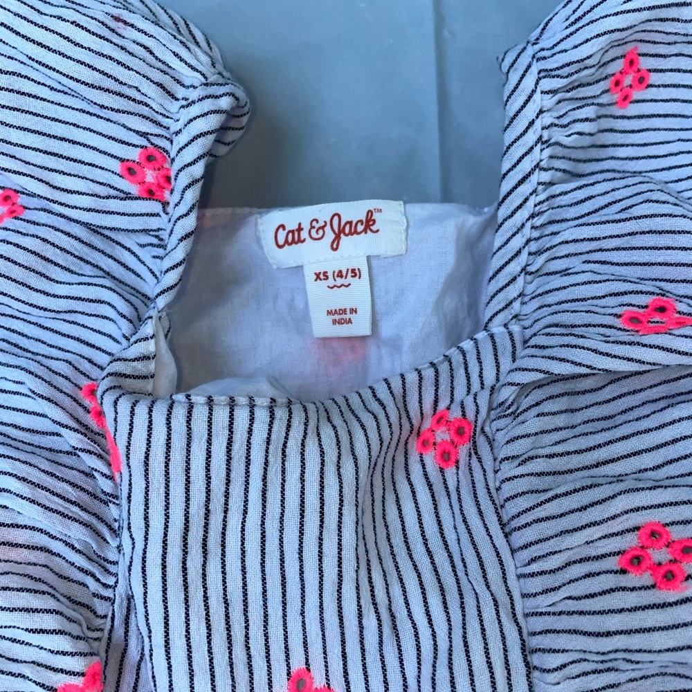 Girls flutter sleeve dress - Picture 3 of 4